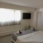 White 11 Apartmanhotel