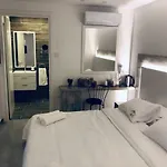 Apartmanhotel White 11 4*