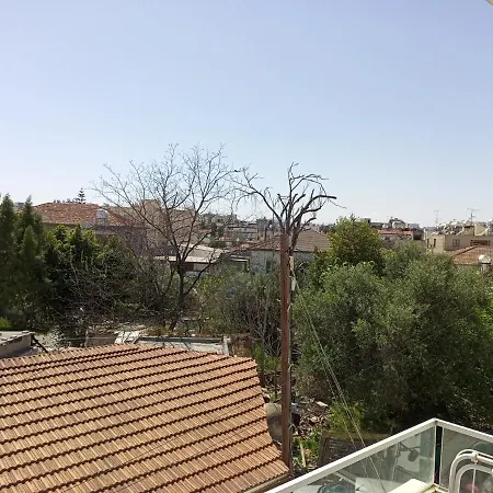 White 11 4* Lárnaka