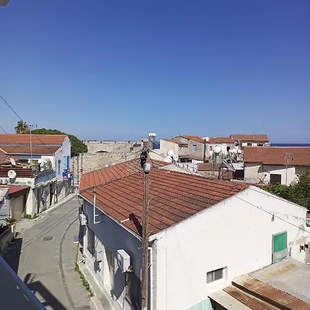 White 11 Larnaka