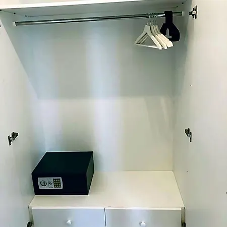White 11 Aparthotel 4*