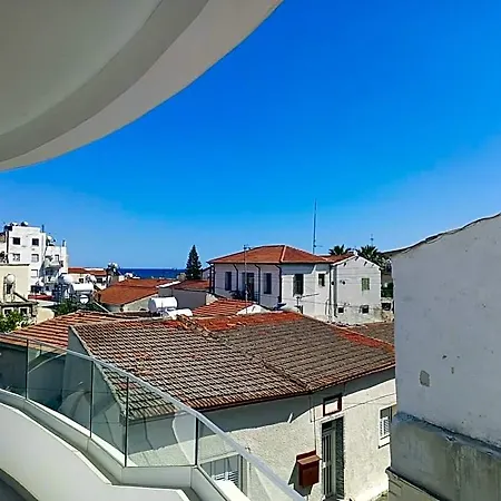 White 11 4* Ларнака