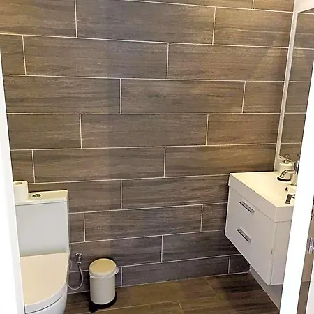 White 11 Aparthotel 4*