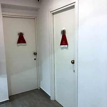 White 11 Aparthotel 4*