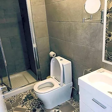 White 11 Апарт-готель 4*