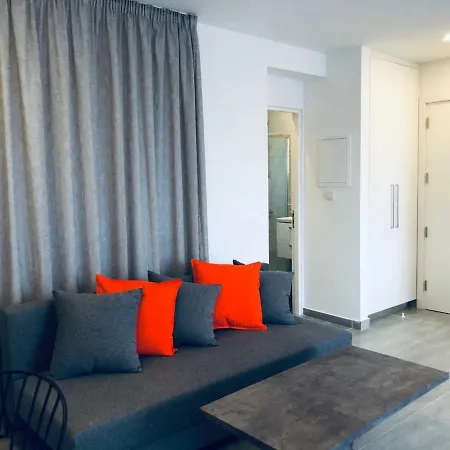 White 11 Appart hôtel Larnaca