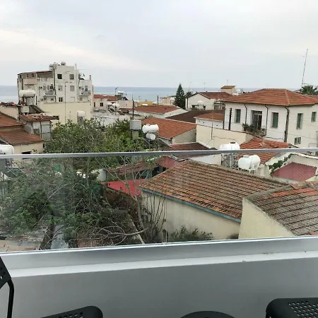 White 11 4*