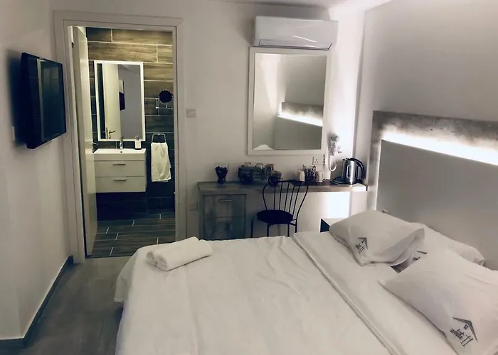 Aparthotel White 11 4*