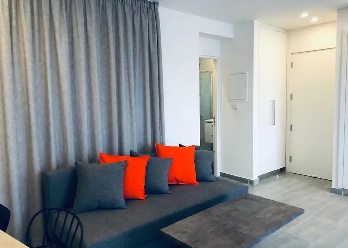 White 11 Aparthotel Larnaca