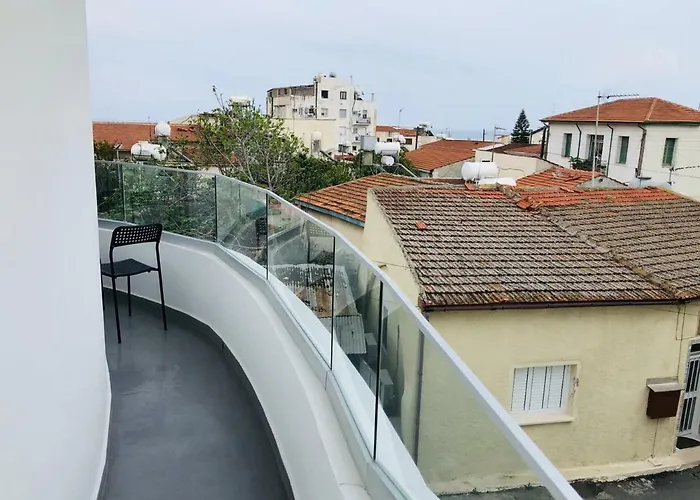 White 11 Apartmanhotel 4*