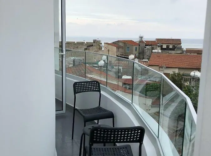 White 11 Apartmanhotel