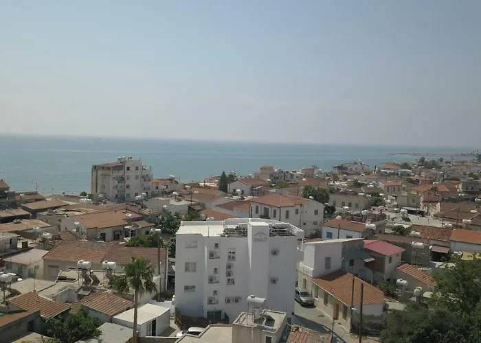 Aparthotel White 11 4*