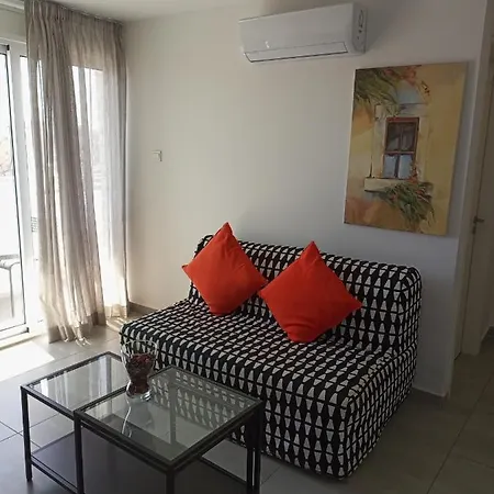 White 11 Apart-hotel Larnaca