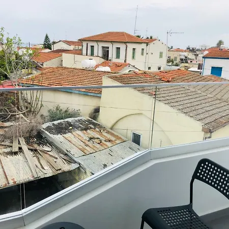 White 11 Apart-hotel